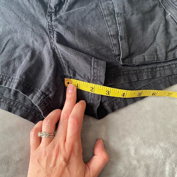 Converse One Star Women’s Shorts - Picture 5 of 6